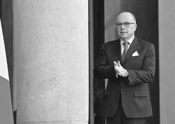 L'ancien premier ministre Bernard Cazeneuve pourrait bientôt rejoindre l'équipe de défense d'Airbus.