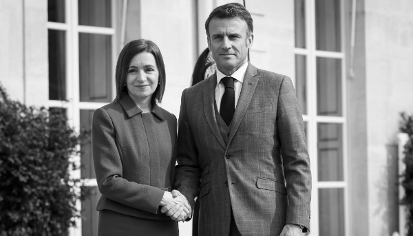 Le président français Emmanuel Macron reçoit son homologue moldave, Maia Sandu, à Paris, le 7 mars 2024. 