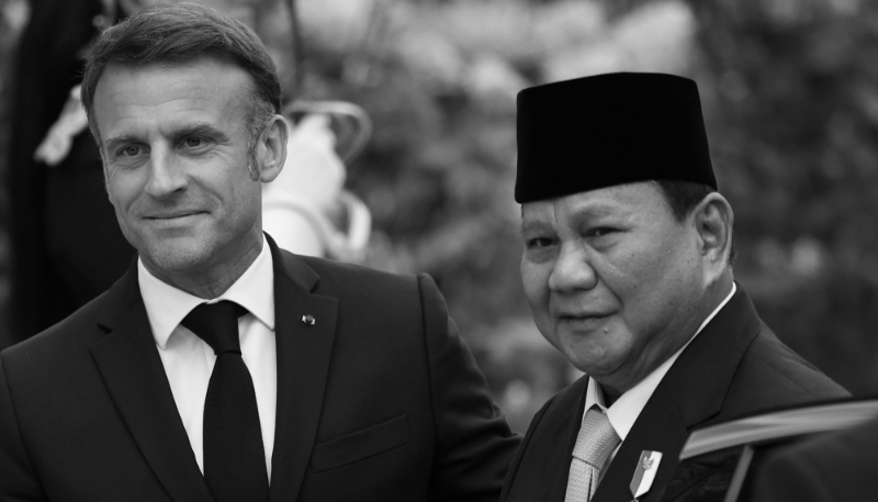 Le président français Emmanuel Macron et son homologue indonésien Prabowo Subianto.