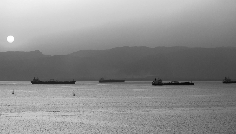 Navires dans la mer Rouge, au niveau du canal de Suez.