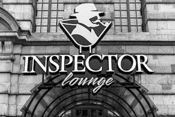 La façade de l'Inspector Lounge, à Varsovie. 